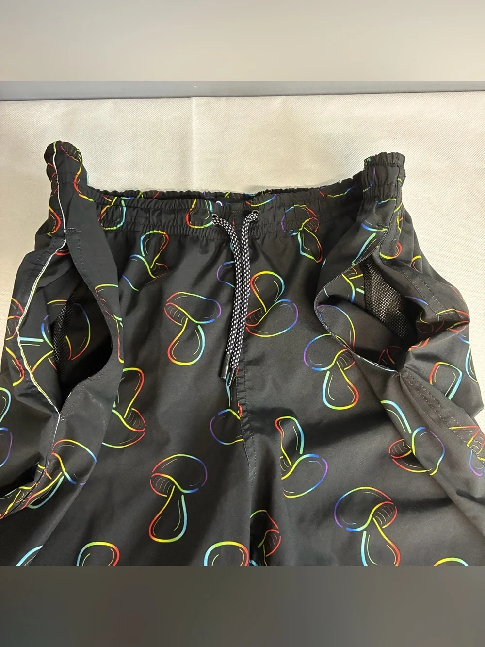 ENNEA Swim Trunks Men’s XL  Black Multicolor Mushroom Mesh Lining 3 Pockets Flaw